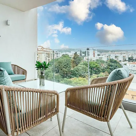 Inf25e- Tastefully Furnished Flat, Center Estepona