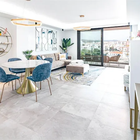 Inf25e- Tastefully Furnished Flat, Center Apartment Estepona