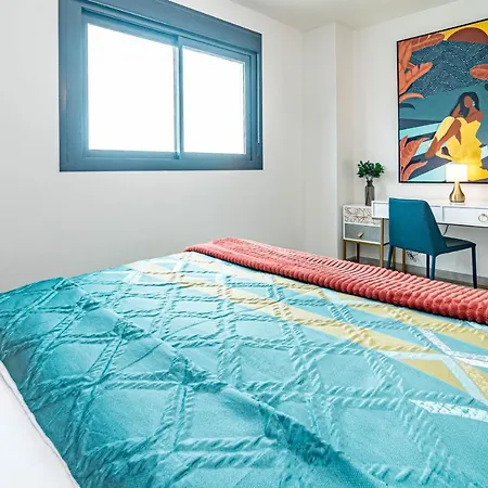 Inf25e- Tastefully Furnished Flat, Center * Estepona