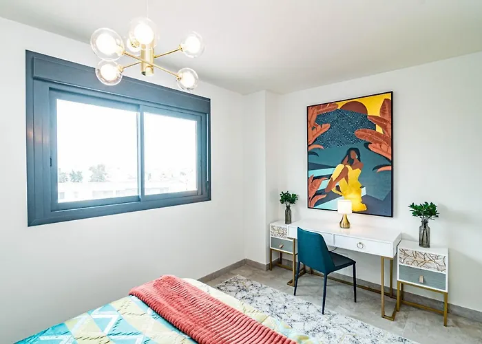 Inf2.5e- Tastefully Furnished Flat Cente Apartman Estepona