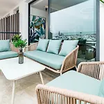 Inf2.5e- Tastefully Furnished Flat Cente *