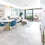 Inf2.5e- Tastefully Furnished Flat Cente