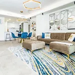 Lägenhet Inf2.5e- Tastefully Furnished Flat Cente *