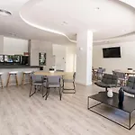 Inf2.5e- Tastefully Furnished Flat Cente Estepona