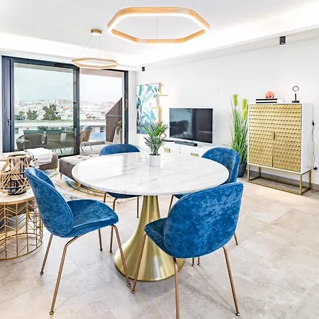 Inf25e- Tastefully Furnished Flat, Center Estepona