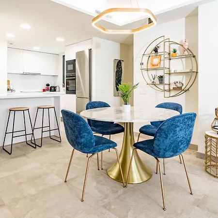 Inf25e- Tastefully Furnished Flat, Center * Estepona