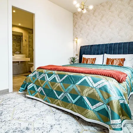 아파트 Inf2.5e- Tastefully Furnished In The Hea *