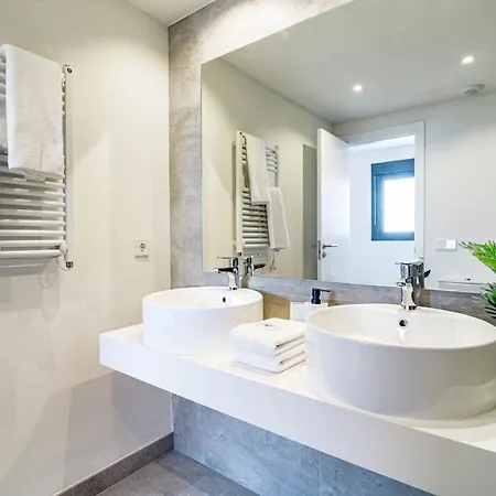 Inf25e- Tastefully Furnished Flat, Center Estepona