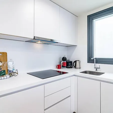 Inf25e- Tastefully Furnished In The Hea Appartement Estepona