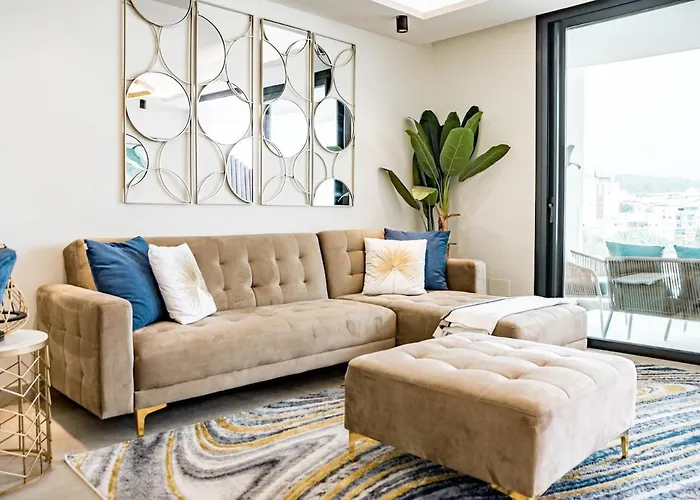 Inf2.5e- Tastefully Furnished Flat Cente Apartment