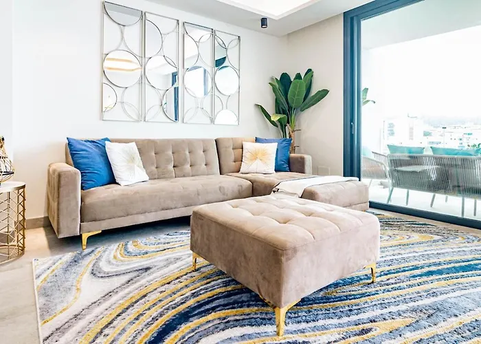 Inf2.5e- Tastefully Furnished Flat Cente Estepona