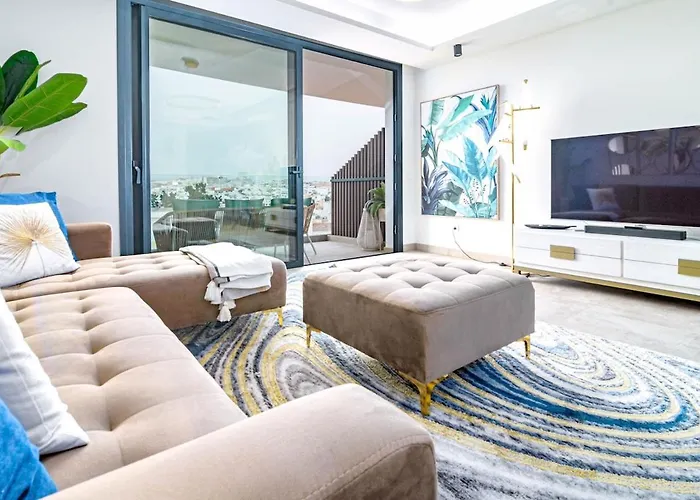 Inf2.5e- Tastefully Furnished Flat Cente Apartment