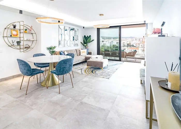 Inf2.5e- Tastefully Furnished Flat Cente