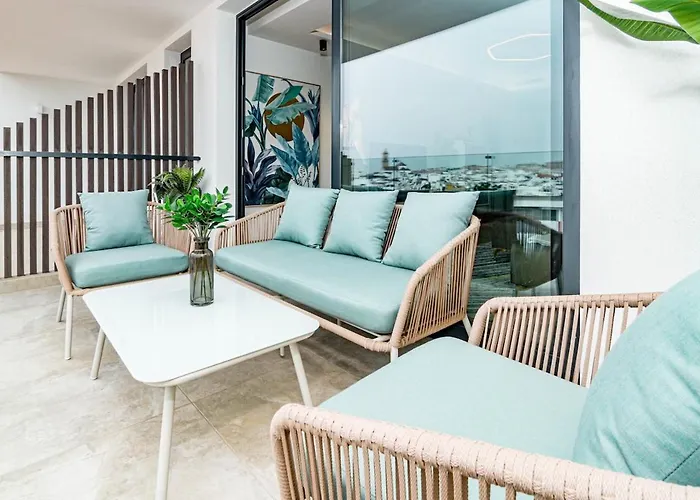 Inf2.5e- Tastefully Furnished Flat Cente Apartament Estepona