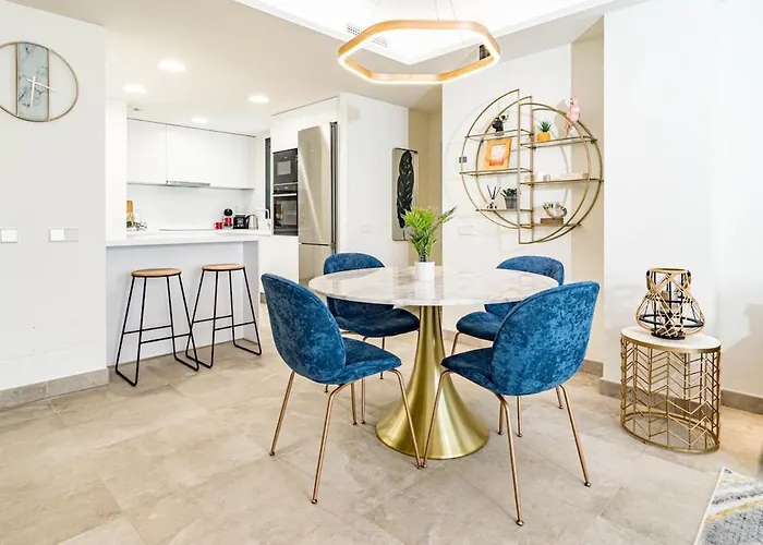 Inf2.5e- Tastefully Furnished Flat Cente Apartament Estepona