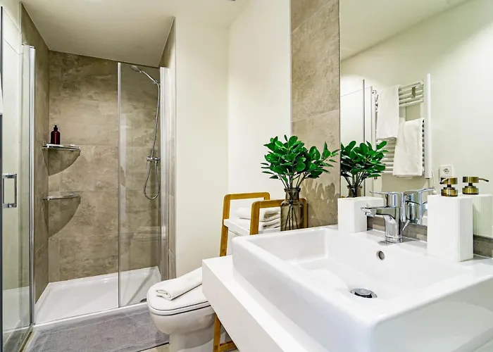 Inf2.5e- Tastefully Furnished Flat Cente Естепона